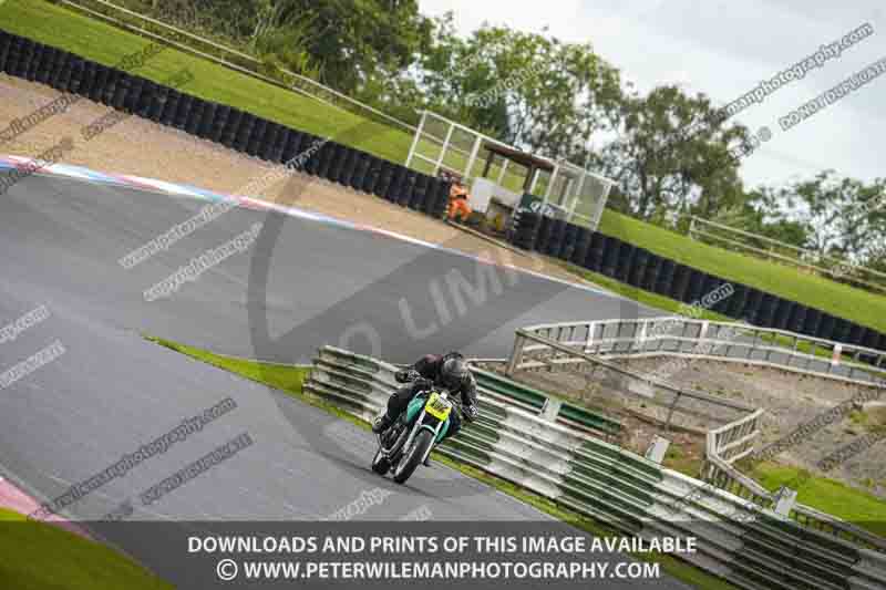 enduro digital images;event digital images;eventdigitalimages;mallory park;mallory park photographs;mallory park trackday;mallory park trackday photographs;no limits trackdays;peter wileman photography;racing digital images;trackday digital images;trackday photos